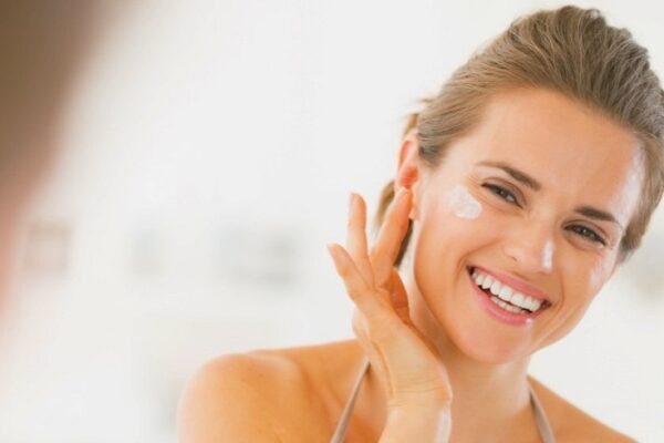 Enhancing Your Natural Beauty: Achieving a Makeup-Free Look with BB Cream