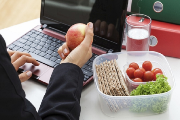 The amazing benefits of healthy snacking in the office